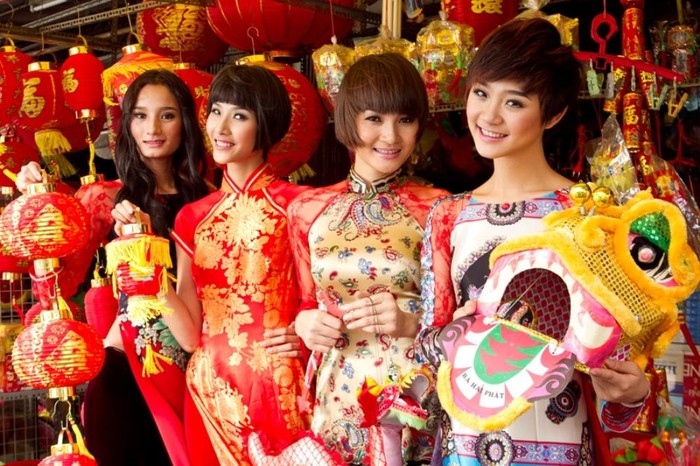 Top 4 Vietnam’s Next Top Model gửi lời chúc tốt đẹp đến hàng triệu khán giả đã và đang theo dõi từng bước đi của họ trong cuộc thi vừa qua. Từ phải qua: Trà My, Thùy Trang, Hoàng Thùy, Lê Thúy.