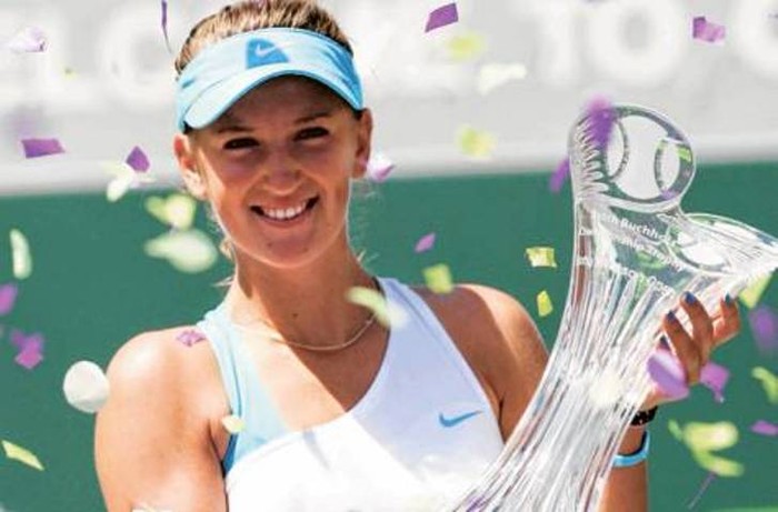 Cô gái 23 tuổi này đang gây sốt trong quần vợt nữ thế giới khi đăng quang giải Grand Salm đầu tiên trong năm Úc mở rộng 2012, á quân WTA Tour Championships 2011 và HCĐ tại Olympic 2012. Tổng số tiền thưởng Azarenka đã kiếm được trong sự nghiệp của mình là hơn 14 triệu USD.