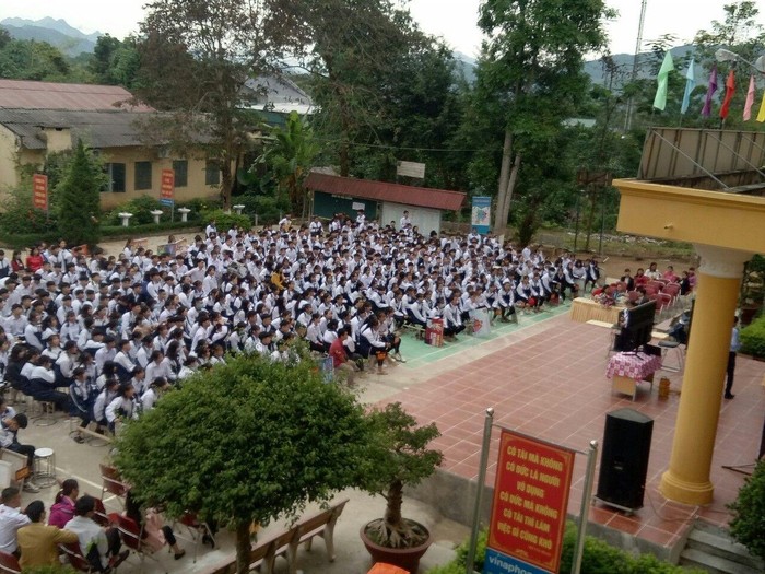 Học sinh trường Trung học phổ thông Xuân Vân tham dự hoạt động ngoại khóa. (Ảnh: Trường trung học phổ thông Xuân Vân).