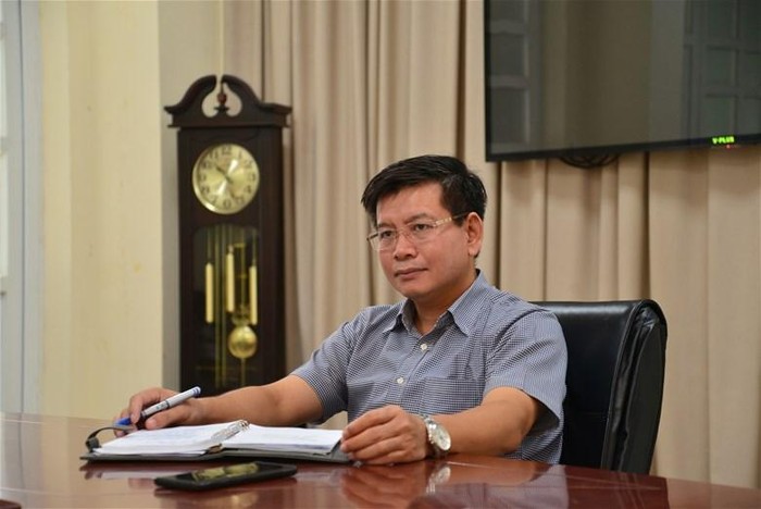 Phó giáo sư, Tiến sĩ Đinh Văn Châu.