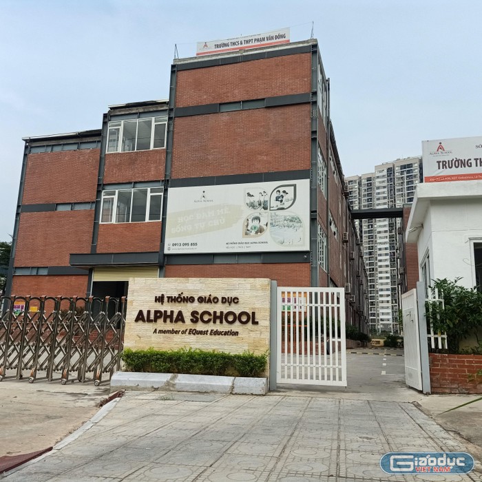Trường THCS & THPT Phạm Đồng đang hoạt động tại lô đất A26 thuộc khu A, Khu đô thị mới 2 bên đường Lê Trọng Tấn (Ảnh: Nguyễn Nhất)
