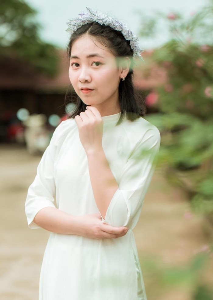 Nữ sinh Trịnh Thị Thanh Huyền hiện đang là sinh viên năm nhất của Học viện Ngân hàng. Để đến được giảng đường đại học, cô đã phải tự lực vượt qua khó khăn về hoàn cảnh. (Ảnh: NVCC)