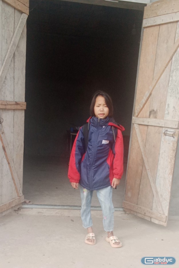 Ngày 13/10 vừa qua, bé Hà Thị Hằng đã được về nhà sau 4 tháng nằm viện. (Ảnh: NVCC)