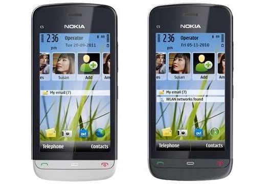 Cả Nokia 5233 và C5-06 đều được trang bị máy ảnh 2 "chấm". Máy cũng không hỗ trợ 3G nhưng vẫn có đầy đủ các kết nối như Bluetooth, GPS và Wifi.