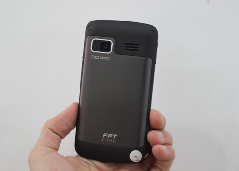 FPT F6 được trang bị 2 camera, gồm: camera 3MP phía sau tự động lấy nét, mặt trước là camera VGA.