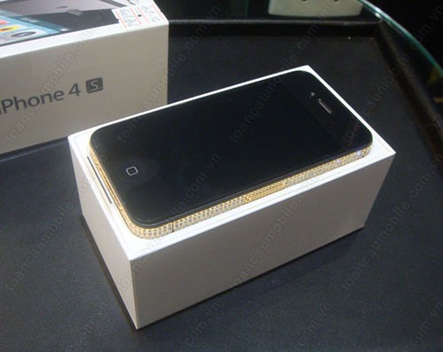 Hộp đựng iPhone 4S bản Yellow Gold Dragon.