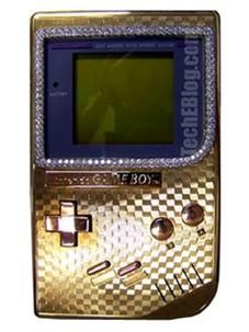 Máy chơi game Gold Gameboy: Về cấu hình thì nó cũng tương tự như bao chiếc máy chơi game xách tay Gameboy khác, nhưng nó được mạ khắp nơi bằng vàng 18K cũng như được cẩn kim cương xung quanh màn hình. Giá của máy này là 25.000 USD.