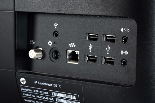 Mặt sau (từ trái qua, từ trên xuống) gồm ngõ Anten cho chức năng TV, cổng cắm dây thu tín hiệu hồng ngoại (cho bộ điều khiển từ xa), giắc cắm nguồn, cổng mạng LAN Gigabit, 4 cổng USB 2.0, ngõ ra loa Sub rời và ngõ ra âm thanh.