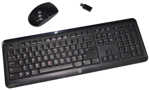 Đi kèm TouchSmart 520 là bàn phím và chuột không dây tiện dụng. Kết hợp với việc tích hợp mạng không dây Wi-Fi 802.11b/g/n, máy tính sẽ giúp khu vực làm việc/giải trí của bạn trở nên rất gọn gàng; sợi cáp duy nhất bạn cần dùng đến là cáp nguồn.