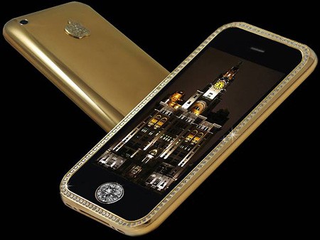 Goldstricker iPhone 3GS Supreme: iPhone 3GS Supreme nổi bật với bộ vỏ được làm từ 271 gam vàng 22K, xung quanh màn hình được đính 53 viên kim cương. Phím Home nổi bật với 1 viên kim cương nặng 7,1 cara. Chưa hết, hộp đựng iPhone 3GS Supreme cũng không phải loại thường, nó được chế tác từ granit nguyên khối, trang trí thêm bằng vàng Kashmir và bên trong được bọc bằng lớp da thượng hạng của Nubuck. Giá bán: 3,2 triệu USD.