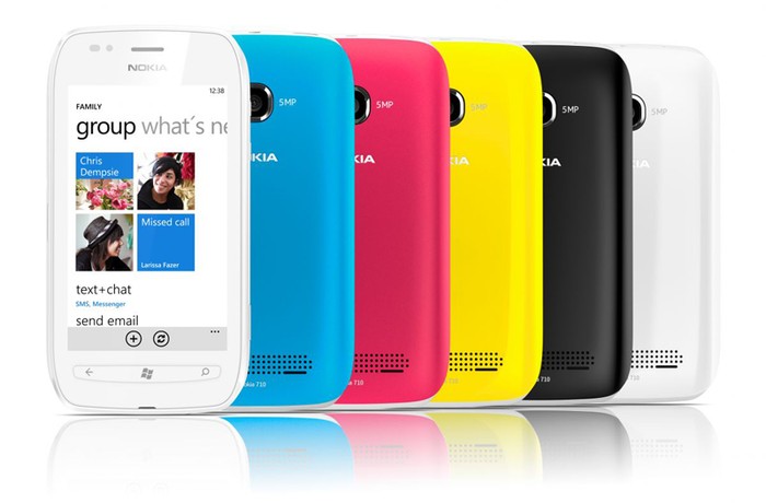 Nokia Lumia 710: Có cấu hình gần như tương đương với vi xử lý lõi đơn Qualcomm MSM8255 Snapdragon tốc độ 1,4 GHz, đồ họa Adreno 205, RAM 512MB và màn hình cảm ứng điện dung 3,7 inch. Camera độ phân giải 5 Megapixel. Nokia Lumia 710chạy hệ điều hành Windows Phone 7.5.