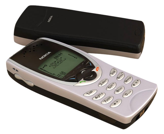 Nokia 8210: Là một trong những chiếc điện thoại nhỏ và nhẹ. Nokia 8210 có một cổng hồng ngoại – một loại tiền chất của Bluetooth, nó xuất hiện liên tục trong show truyền hình nổi tiếng "Absolutely Fabulous" và nhập vai chính trong bộ phim truyền hình dài tập “Những thiên thần của Charlie's”. Giá tham khảo khoảng 200.000 VNĐ (Máy cũ)
