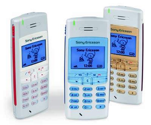 Sony Ericsson T100 (2002): Bên cạnh T68i, Sony Ericsson vẫn tập trung vào các dòng điện thoại công nghệ thấp, nhưng vẫn giữ thiết kế riêng biệt và tô đậm những cái mới của hãng. Sản phẩm T100 ra đời, trở nên bắt mắt với màn hình màu xanh bất thường.