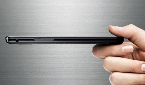 Galaxy S III : Smartphone “bom tấn” đang rất được trông đợi của Samsung, dự kiến sẽ có thiết kế “siêu mỏng” với bề dày chỉ 7mm và sẽ trở thành smartphone 4G mỏng nhất thế giới khi được trình làng.