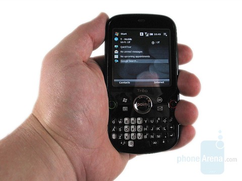Palm Treo Pro: Palm Treo Pro đánh dấu một bước ngoặt lớn của Palm khi vĩnh biệt hoàn toàn với Palm OS chuyển sang Windows Mobile. Treo Pro sở hữu giao diện cảm ứng bên trên, máy chạy hệ điều hành Windows Mobile phiên bản cho màn hình chạm. Treo Pro có thiết kế gọn và nhẹ, hỗ trợ kết nối Wi-Fi, giắc cắm tai nghe 3,5 mm cũng tính năng định vị toàn cầu. Bàn phím QWERTY của máy kế thừa dòng Treo danh tiếng.