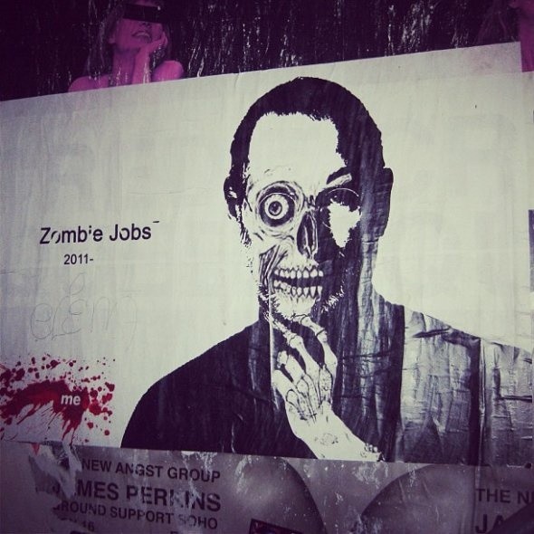 Jobs biến hình thành...Zoombie trên đường phố ở New York (Mỹ).