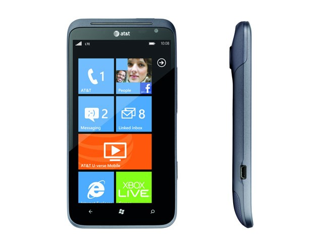 5.HTC Titan II: HTC Titan II có màn hình lớn nhất trong số các điện thoại chạy hệ điều hành Windows Phone: 4,7 inch và camera 16-megapixel - một trang bị mà HTC còn chưa đem lên các dòng smartphone Android của mình. Máy được trang bị cấu hình với vi xử lý lõi đơn 1,5 GHz, RAM 512MB cùng bộ nhớ trong 16GB