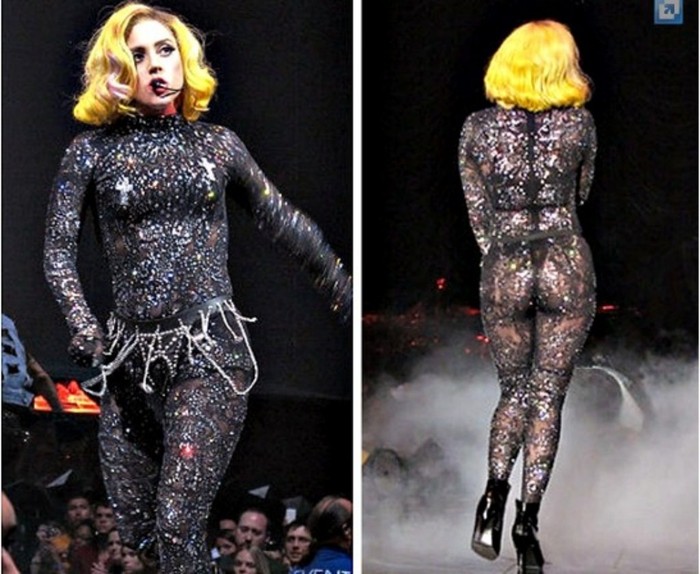 Tổng kết về thời trang của cô có thể tóm lược trong một câu: "Không quái dị không phải Lady Gaga".