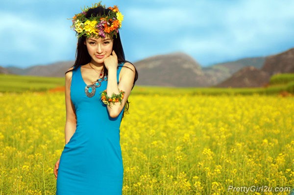 Năm 2010, Muqimiya được cư dân mạng Trung Quốc bình chọn là một trong chín mỹ nữ “hot” nhất ở đất nước đông dân này.