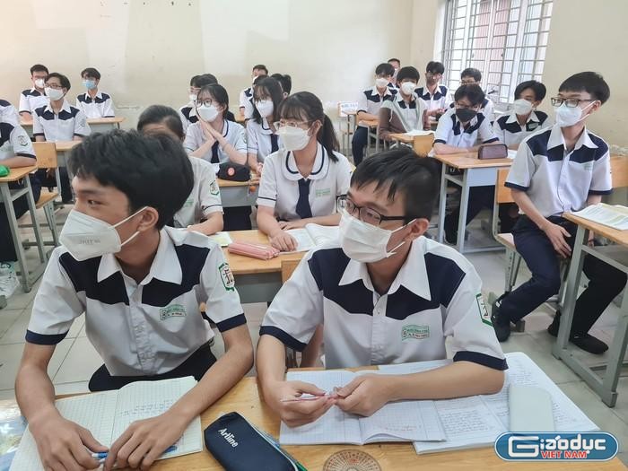 Học sinh Thành phố Hồ Chí Minh đi học trở lại vào ngày 1/3/2022 (ảnh: Việt Dũng)