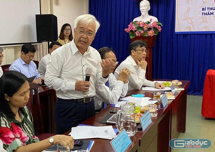 Phó giáo sư Phan Thanh Bình - nguyên Chủ nhiệm Uỷ ban Văn hoá, Giáo dục của Quốc hội nêu ý kiến tại buổi làm việc với Trưởng ban Tuyên giáo Trung ương với Đại học Quốc gia Thành phố Hồ Chí Minh(ảnh: Lê Phương)