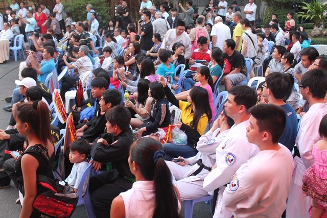 Hội diễn giao lưu võ thuật kỷ niệm 225 năm ngày chiến thắng Ngọc Hồi - Đống Đa (1789-2014) thu hút đông đảo người dân đến xem