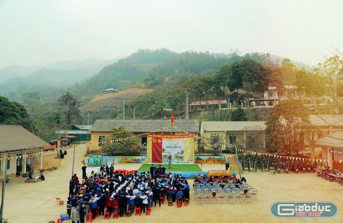 Chương trình &quot;Xuân ngời miền biên ải&quot; được tổ chức tại xã Khánh Xuân - một xã nghèo của huyện Bảo Lạc, tỉnh Cao Bằng (Ảnh: Junko Đà Nẵng)