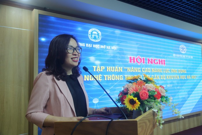 Phó Giáo sư. Tiến sĩ Nguyễn Thị Nhung chia sẻ tại chương trình tập huấn