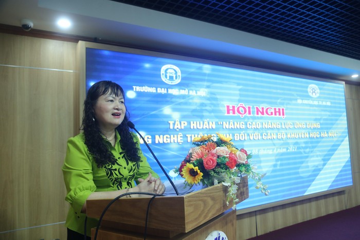 Bà Nguyễn Thị Ngọc Minh - Chủ tich Hội Khuyến học Thành phố Hà Nội