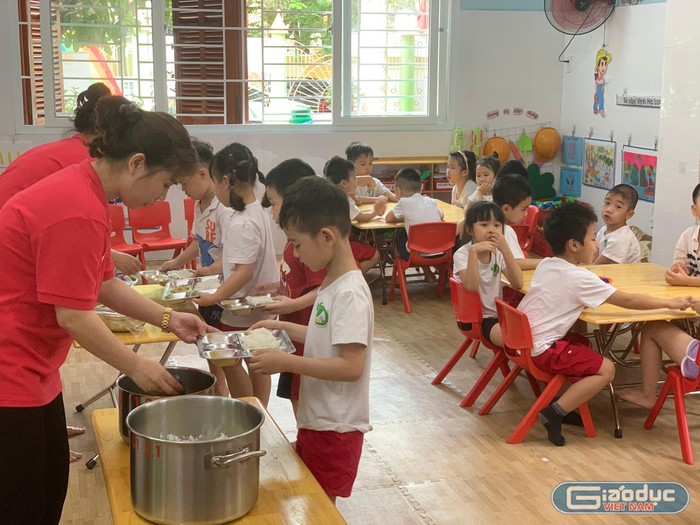 Mô hình điểm bữa ăn học đường được thực hiện trên 10 tỉnh thành trên cả nước. Ảnh: Cao Kim Anh.