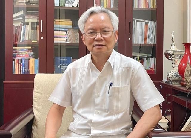 Giáo sư-Tiến sĩ Tạ Ngọc Tấn, Phó Chủ tịch chuyên trách Hội đồng Lý luận Trung ương