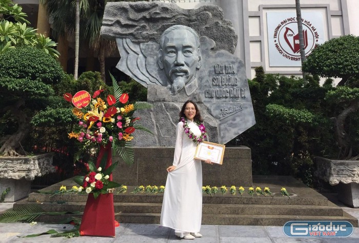 Triệu Thị Thu - thủ khoa đầu vào của Trường Đại học Văn hóa Hà Nội năm 2020. (Ảnh: NVCC)