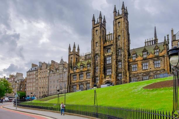 Đại học Edinburgh có các khóa học đại học và sau đại học về nghệ thuật và nhân văn. Ảnh: iStock.