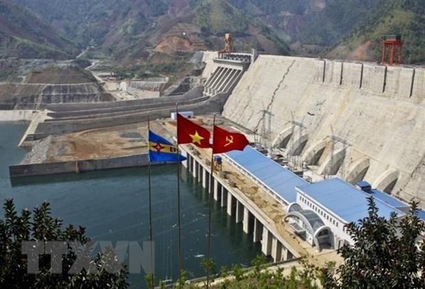 Nhà máy thủy điện Sơn La là nhà máy thủy điện lớn nhất Việt Nam và khu vực Đông Nam Á, khánh thành cuối tháng 12/1012.