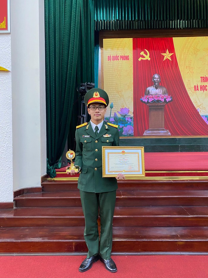 Nguyễn Văn Sang - Thủ khoa Trường Sĩ quan Chính trị 2021. (Ảnh: NVCC)