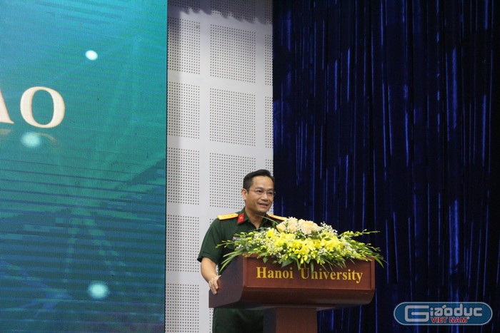 Tiến sĩ Bùi Quang Tuyến - Giám đốc Học viện Viettel chia sẻ tại buổi Hội thảo. (Ảnh: Phạm Minh)