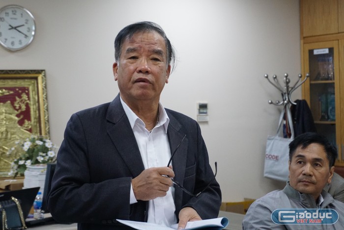 Ông Phạm Ngọc Lan trình bày Báo cáo hoạt động của các Câu lạc bộ năm 2022. (Ảnh: Nguyên Phương)