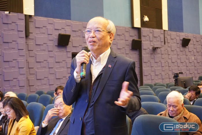 Giáo sư, Tiến sĩ Trình Quang Phú - Viện trưởng Viện Nghiên cứu phát triển phương Đông chia sẻ tại Hội nghị.