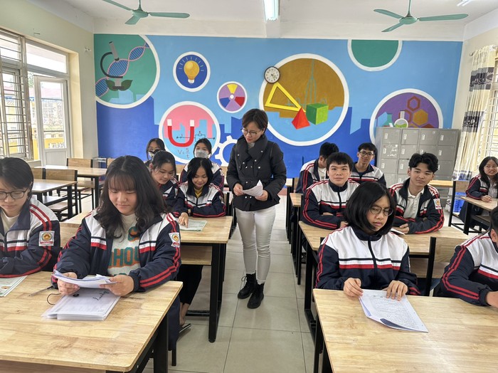 Giờ học tiếng Anh tại Trường Trung học cơ sở Hùng Vương.