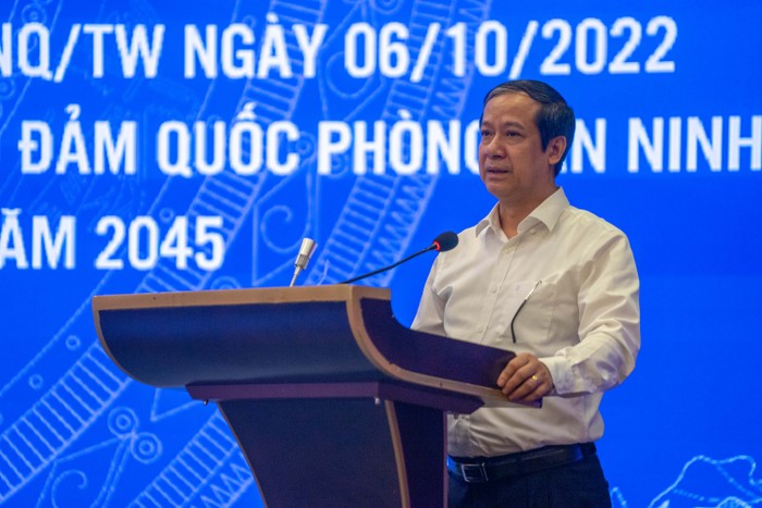 Bộ trưởng Bộ Giáo dục và Đào tạo Nguyễn Kim Sơn phát biểu tổng kết Hội nghị