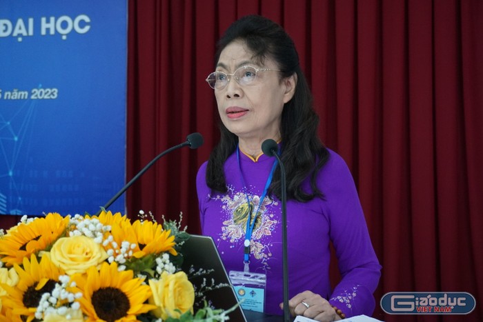 Tiến sĩ Trần Thị Thu Hà chia sẻ tại Hội thảo.