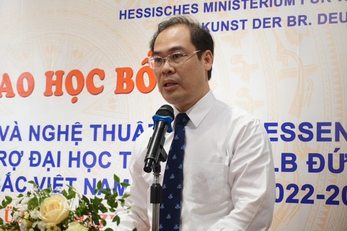 Ông Nguyễn Hải Thanh, Phó Cục trưởng Cục Hợp tác Quốc tế, Bộ Giáo dục và Đào tạo chia sẻ tại buổi lễ.