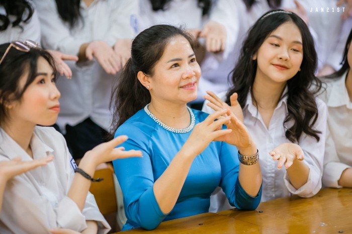 Cô Lê Mai Khuyên – Giáo viên dạy môn Lịch sử, Trường Marie Curie. Ảnh: NVCC