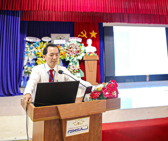 Tiến sĩ Trần Đình Thám chia sẻ những khó khăn trong hoạt động của nhà trường.