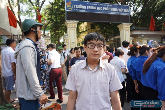 Học sinh Nguyễn Đức Dương đánh giá đề thi vừa sức mình. Ảnh: Phạm Minh