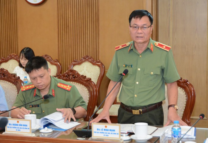 Thiếu tướng Lê Minh Mạnh, Phó Cục trưởng Cục An ninh mạng và Phòng chống tội phạm ứng dụng Công nghệ cao (A05), Bộ Công an. (ảnh: Bộ Giáo dục và Đào tạo)