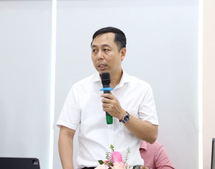 Tiến sĩ Đỗ Hồng Cường, Bí thư Đảng ủy, Chủ tịch Hội đồng trường Trường Đại học Thủ đô Hà Nội chia sẻ tại Hội thảo.