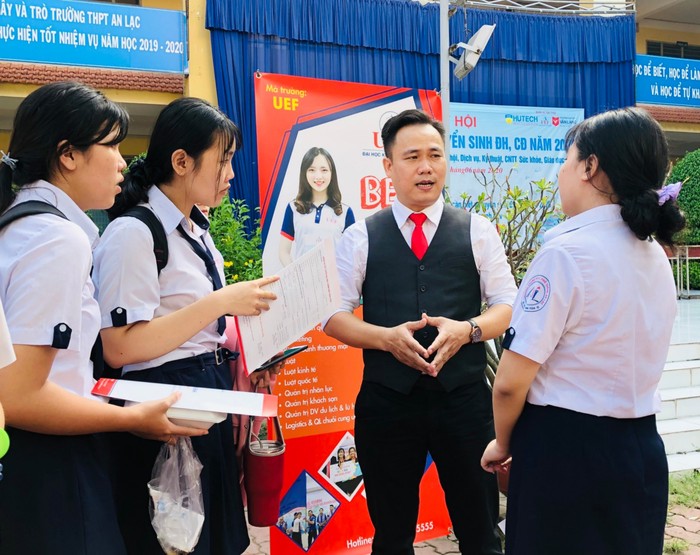 Thạc sĩ Phạm Doãn Nguyên cho biết, số lượng hồ sơ đăng ký xét tuyển sớm của trường tăng 30% so với năm 2022. Ảnh: NTCC