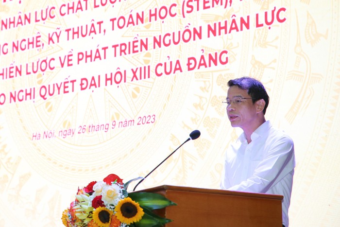 Ông Vũ Thanh Mai, Phó trưởng Ban Tuyên giáo Trung ương chia sẻ tại Hội thảo.