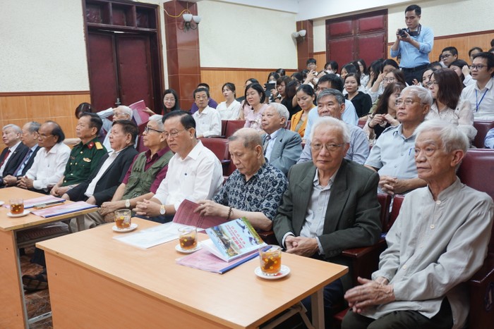 Hội thảo “Đại tướng Võ Nguyên Giáp với giáo dục Việt Nam” được tổ chức tại Trường Trung học phổ thông Đông Đô.